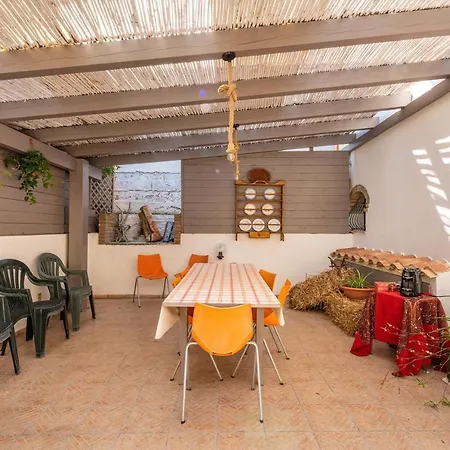 Casa De Dinu Hébergement de vacances *