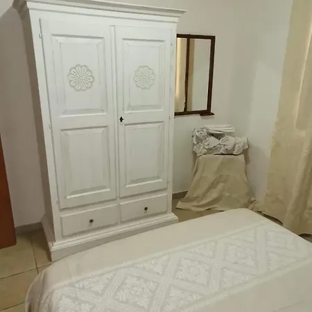 Semesterbostad Casa De Dinu